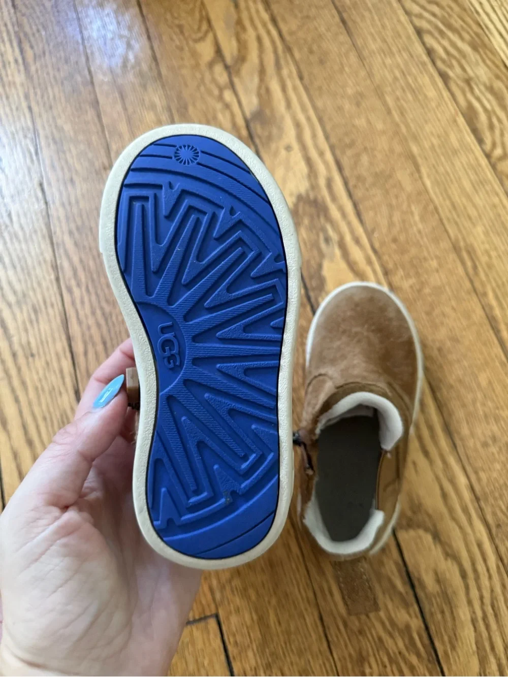 UGG Hamden II Chelsea Boots - Size 8